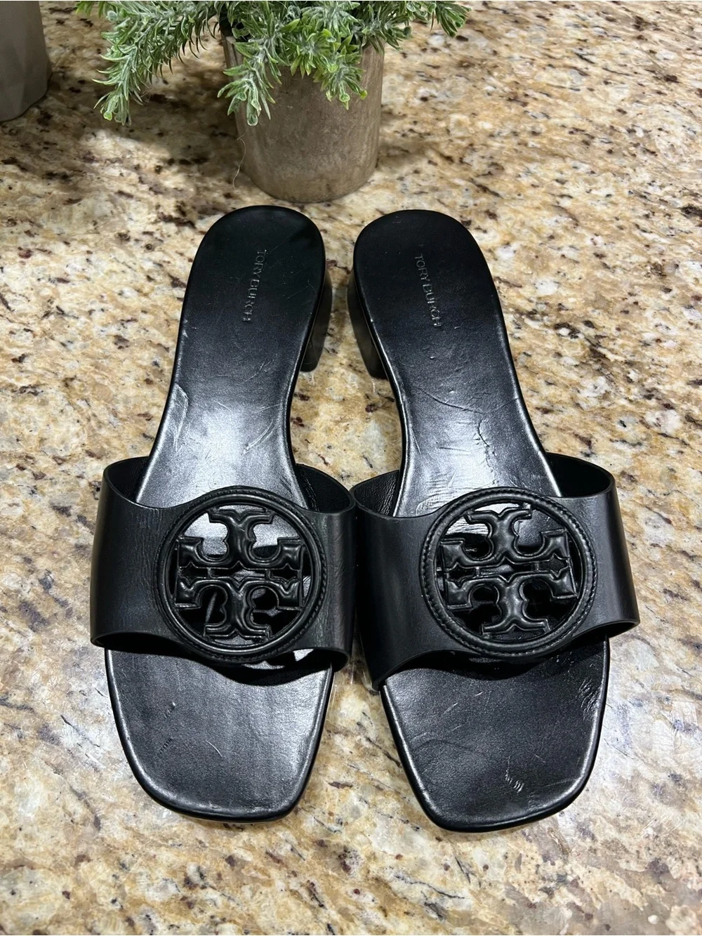 Tory Burch Bombe Black Leather Medallion Slide Sandals 10M